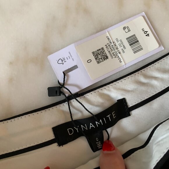 Mini jupe-short à plis - Mini pleated skirt with shorts - skort - Picture 6 of 6